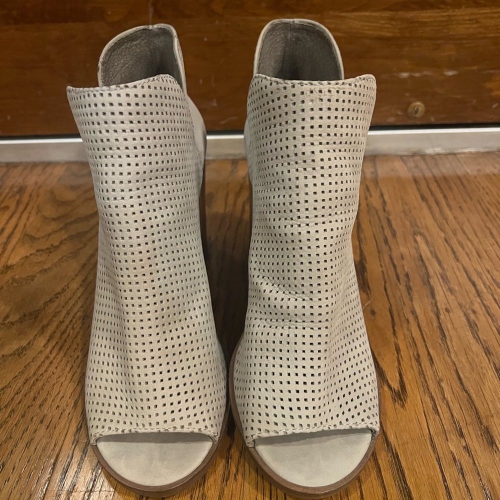 Steve Madden grey leather open toe ankle boots size 8.5
